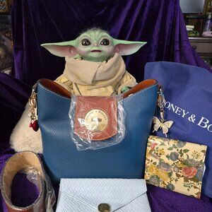 Dooney & Bourke Turnlock 22 Sak in Jeans - New & Nash Wallet